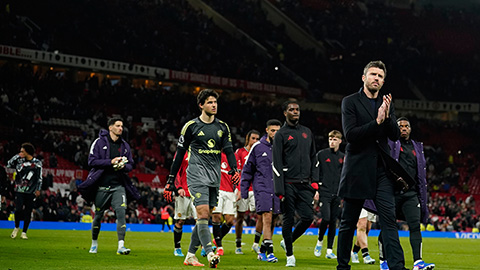 Carrick phải cảm ơn… Amorim sau chiến thắng trước Chelsea!